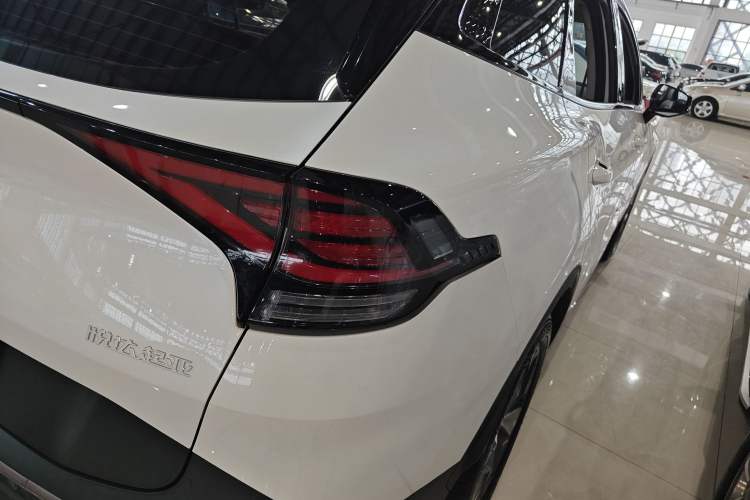 Used Kia Sportage (Chinese Domestic Model) 2023 1.5T Two-Wheel Drive Prestige Edition Right Rear Taillight