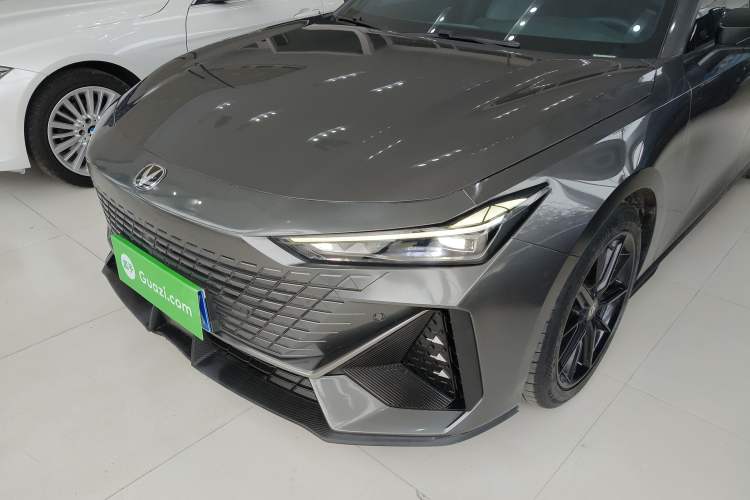 Used Changan UNI-V 2022 1.5T Prestige Version
