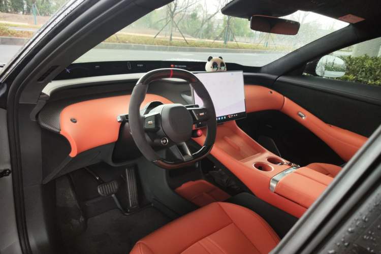 Used Xiaomi Auto YU7 2025 Ultra-Long Range High-Performance All-Wheel-Drive Max Edition