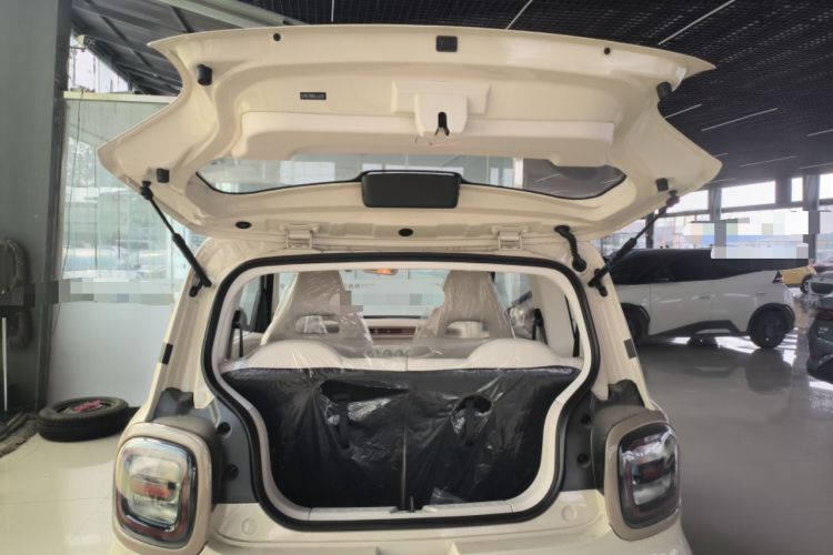 Used Bestune Pony 2026 222km Colorful Horse Trunk