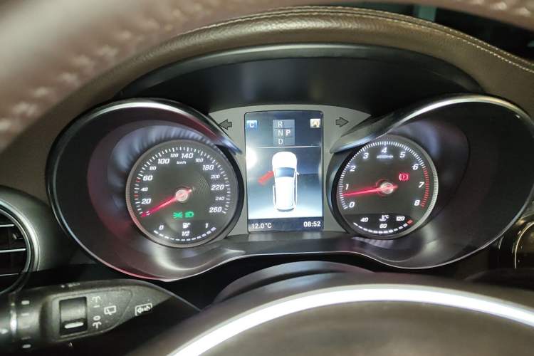 Used Mercedes-Benz GLC 2018 Facelift GLC 260 4MATIC Luxury Edition
