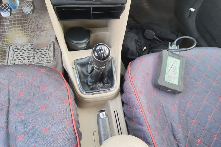 Used Volkswagen Jetta 2015 1.6L Manual Comfort Model Gear Lever