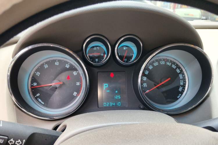 Used Buick GT 2013 GT 1.6L Automatic Fashion Edition Instrument Cluster