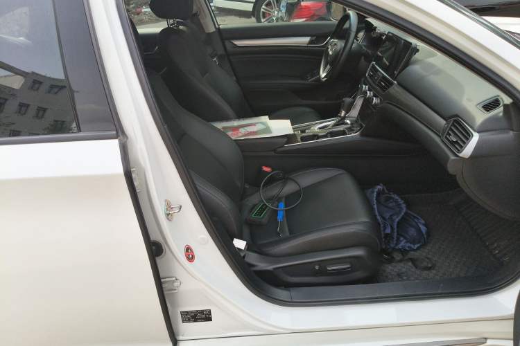 Used Honda Accord 2022 260TURBO Luxury Edition Right Front Seat