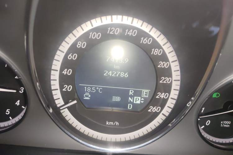 Used Mercedes-Benz E-Class 2010 E 300 L Fashion Model