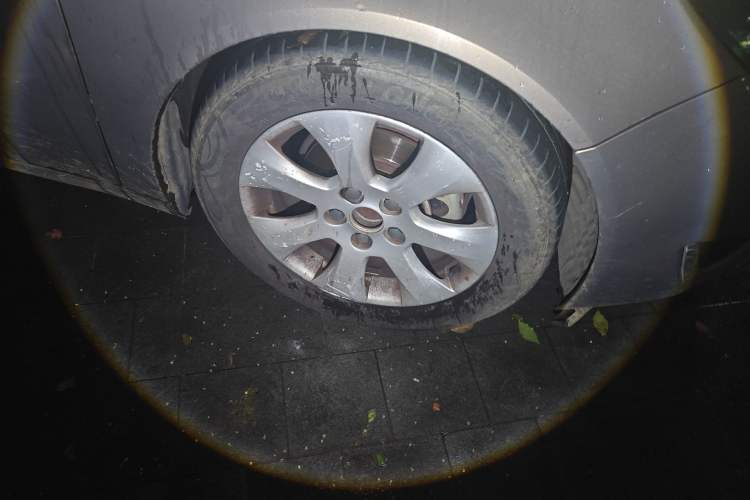 Used Buick Regal 2014 2.0L Leading Fashion Edition Right Front Wheel Hub