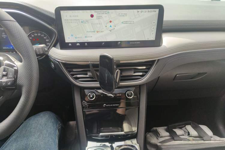 Used Ford Escape 2020 EcoBoost 245 Two-Wheel-Drive Titanium Edition
