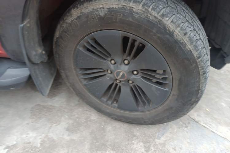 Used Isuzu D-MAX 2023 1.9T Automatic All-Wheel Drive V-CROSS Comfort Edition Right Front Wheel Hub
