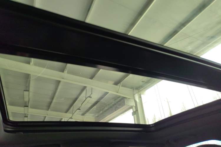 Used Cadillac XT4 2022 28T Two-Wheel-Drive Luxury Version Headliner