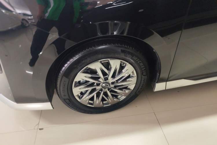 Used GAC Trumpchi Xiangwang M8 2025 Kunkun Series Ultra First-Class Cabin
