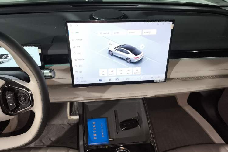 Used Geely Galaxy Galaxy 8 2025 130km EM-i Prestige Edition
