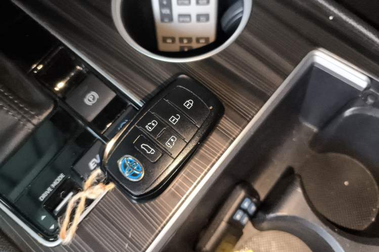 Used Toyota SIENNA 2021 2.5L Hybrid Platinum Edition
