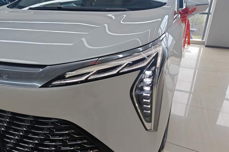 Used Buick Century 2023 2.0T Six-Seater Yinshi Edition Left Front Headlight