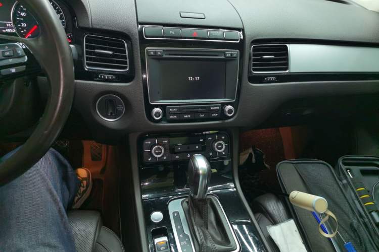 Used Volkswagen Touareg 2017 3.0 TSI Touareg Model Audio And AC Panel