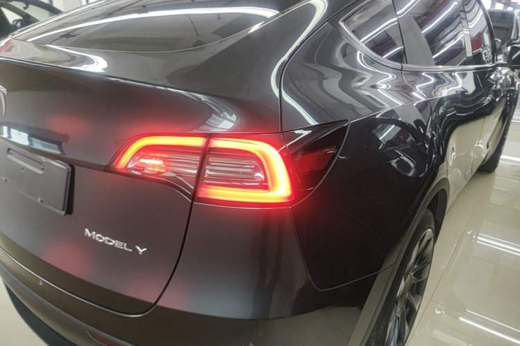 Used Tesla Model Y 2024 Long-Range All-Wheel-Drive Version

