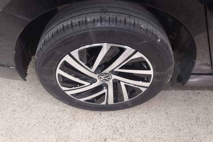 Used Volkswagen Lavida 2024 1.5L Automatic 5 Million Edition Exterior 4