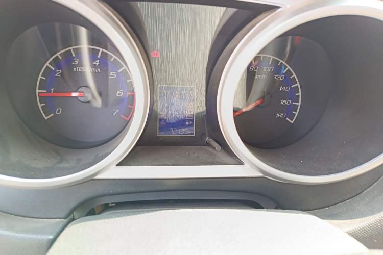 Used CHANGAN KAICHENG Ounuo S 2014 1.5L Base Version Odometer Close Up