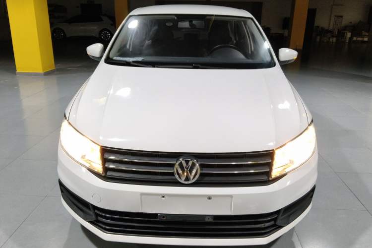 Used Volkswagen Santana 2016 1.4L Manual Fashion Edition Front