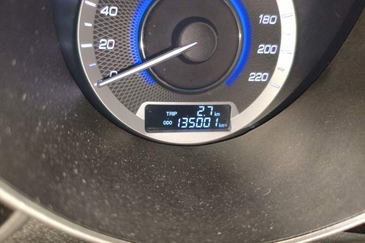 Used CHANGAN Eado 2015 1.6L Manual Luxury Model China IV Standard Odometer Close Up