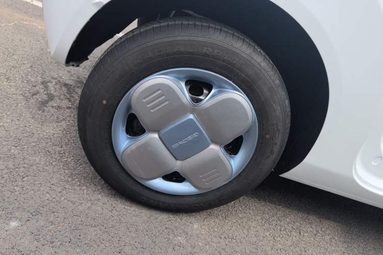 Used Geely Galaxy Panda 2024 Panda Mini 200km Endurance Bear Right Rear Wheel Hub