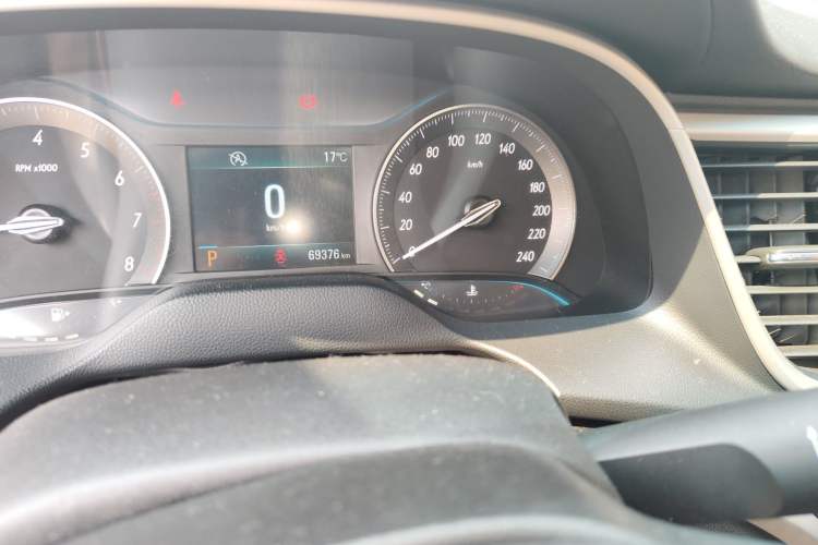 Used Buick GT 2016 15N Automatic Luxury Edition Odometer Close Up