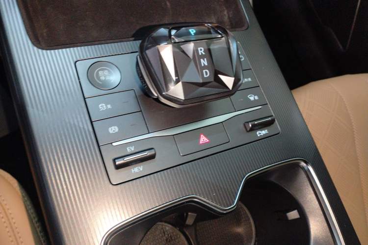 Used BYD Song L DM-i 2024 75km Leading Edition Gear Lever