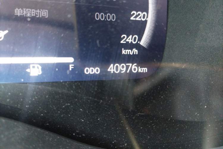 Used Toyota SIENNA 2021 2.5L Hybrid Platinum Edition Odometer Close Up