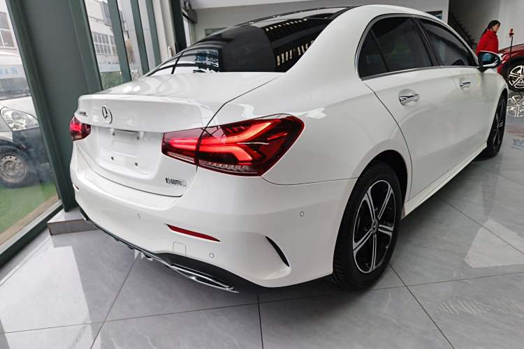 Used Mercedes-Benz A-Class 2022 Revised Version A 200 L Sport Sedan Fashionable Style
