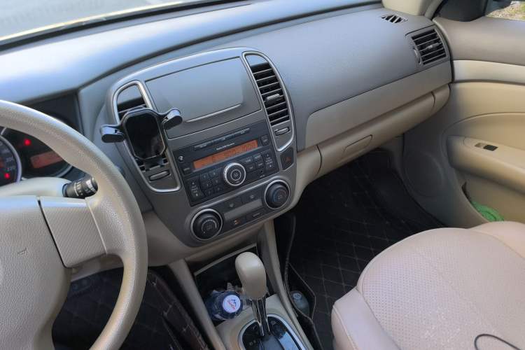 Used Nissan Sylphy 2018 Classic 1.6XE+ CVT Leading Edition Audio And AC Panel