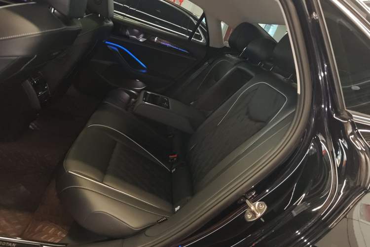 Used Volkswagen Magotan 2024 380TSI DSG Prestige Edition DaMai Package
