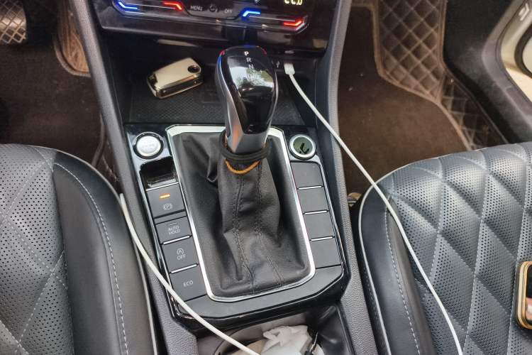 Used Volkswagen Sagitar 2023 280TSI DSG Excellence Plus Edition Gear Lever