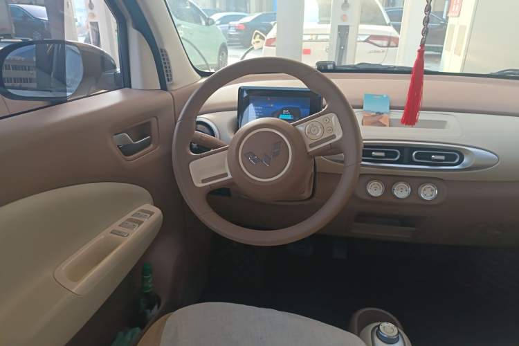 Used Wuling Hongguang MINIEV 2025 Four-Door Version Advanced Edition Steering Wheel