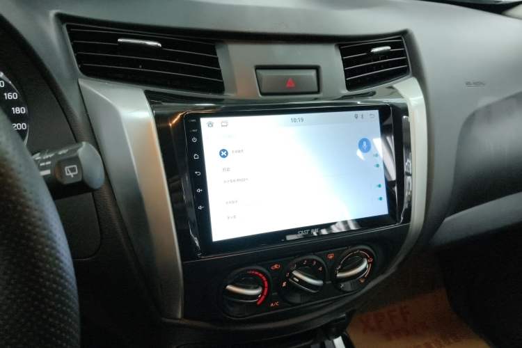 Used Nissan Terra 2020 2.5L XE Manual Two-Wheel-Drive Elite Edition Audio And AC Panel