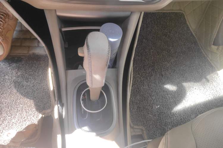 Used Nissan Sylphy 2012 Classic 1.6XE Automatic Comfort Edition Gear Lever