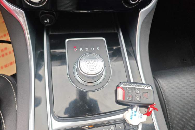 Used Jaguar XE 2015 2.0T 200 PS R-Sport