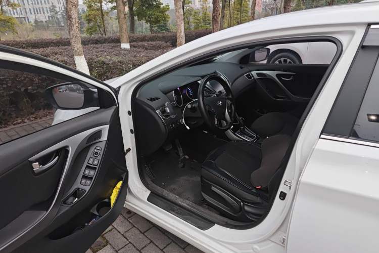 Used Hyundai Elantra (5th Generation / Langdong) 2016 1.6L Automatic Prestige Model
