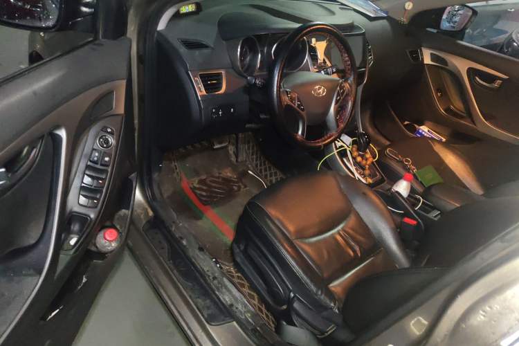 Used Hyundai Elantra (5th Generation / Langdong) 2015 1.6L Automatic Luxury Model