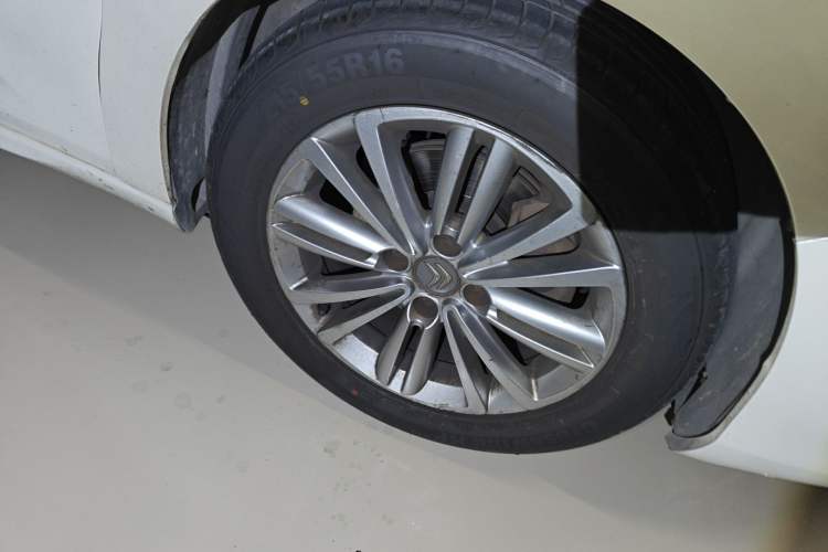 Used Citroen C4L 2013 1.8L Automatic Enjoyment Edition Right Front Wheel Hub
