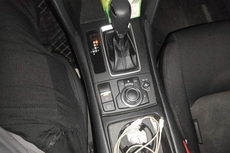 Used Mazda CX-4 2020 2.0L Automatic Two-Wheel Drive Blue Sky Dynamic Edition Gear Lever