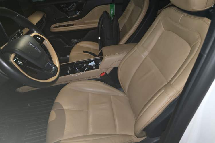 Used Lincoln Corsair 2020 2.0T Two-Wheel Drive Luxury Edition Left Front Seat