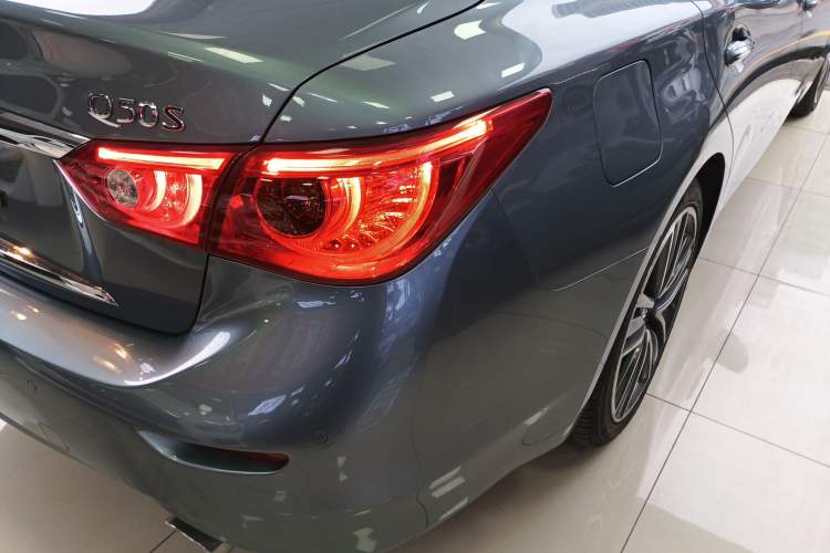 Used Infiniti Q50 2014 3.7L Luxury Sport Edition Right Rear Taillight