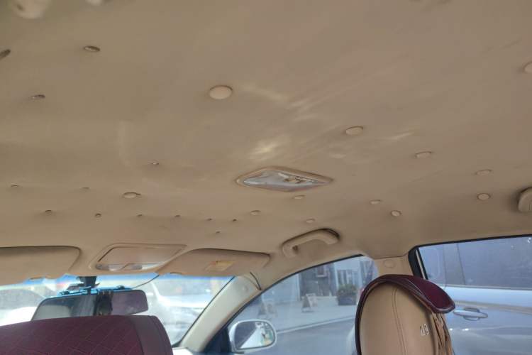 Used Geely Auto Classic Emgrand 2013 Sedan 1.8L Manual Elite Model
