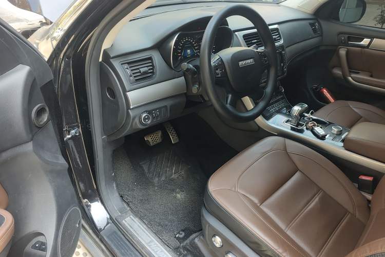 Used Haval H8 2017 2.0T Gasoline Two-Wheel Drive Smart Edition Driver Seat