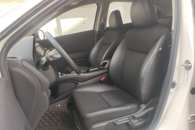 Used Honda Vezel 2020 1.5L CVT Pioneer Edition Left Front Seat