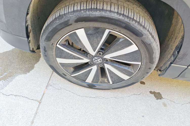 Used Volkswagen Tharu 2024 300TSI Two-Wheel-Drive Moonlight Edition Exterior 4