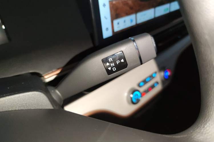 Used Cowin October 2025 Mate 300km Surfing Edition