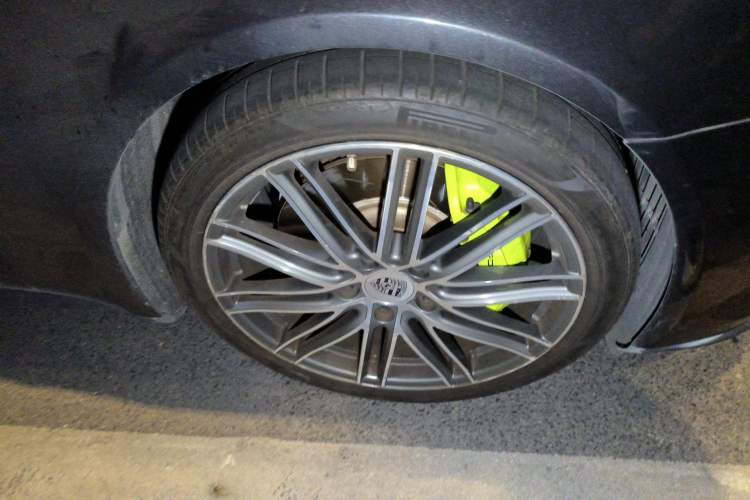 Used Porsche Panamera 2017 Panamera 4 E-Hybrid Sport Turismo 2.9T Right Front Wheel Hub