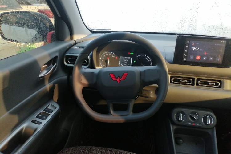 Used Wuling Hongguang New Energy 2025 Extended-Range Hybrid 50KM Comfort Version