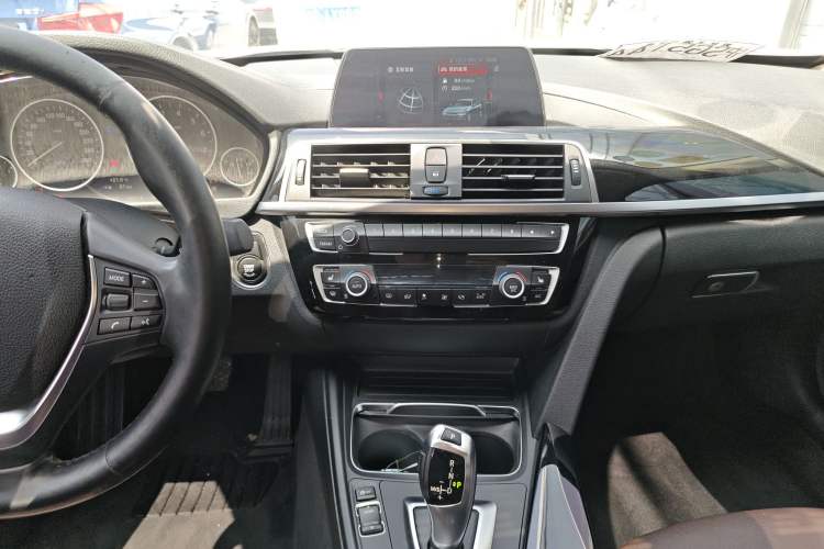 Used BMW 3 Series 2018 320Li Fashion Model
