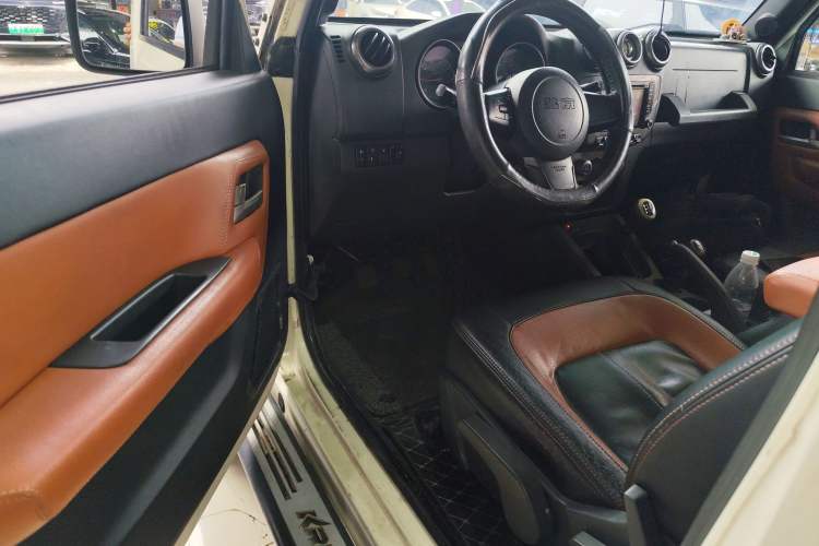 Used BAIC Off-Road BJ40 2014 2.4L Manual Cross-Country Edition
